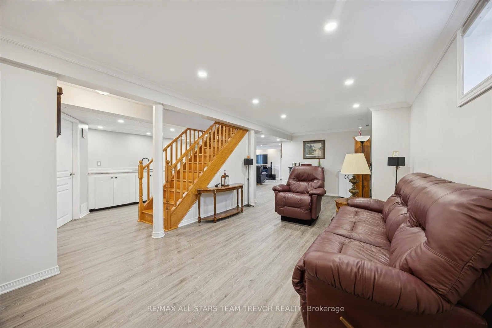 Photo 23 of 52 Beaverdale Crescent, Georgina, Pefferlaw — HOMEH