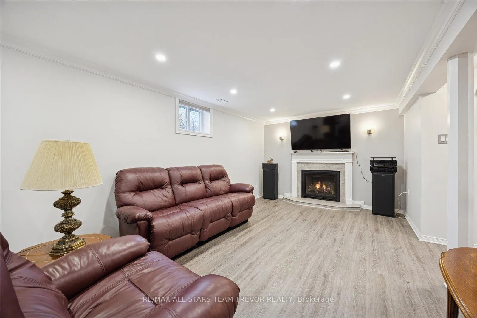 Photo 24 of 52 Beaverdale Crescent, Georgina, Pefferlaw — HOMEH