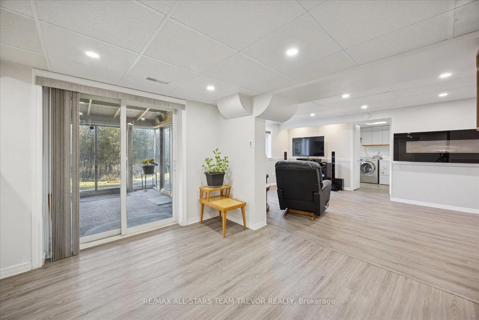 Photo 25 of 52 Beaverdale Crescent, Georgina, Pefferlaw — HOMEH