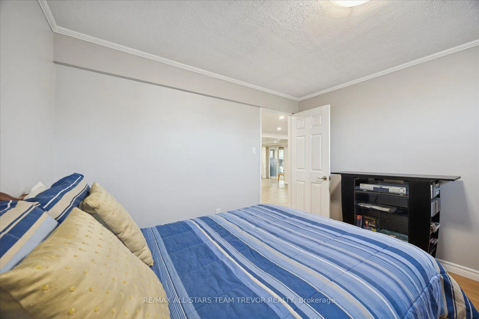 Photo 30 of 52 Beaverdale Crescent, Georgina, Pefferlaw — HOMEH