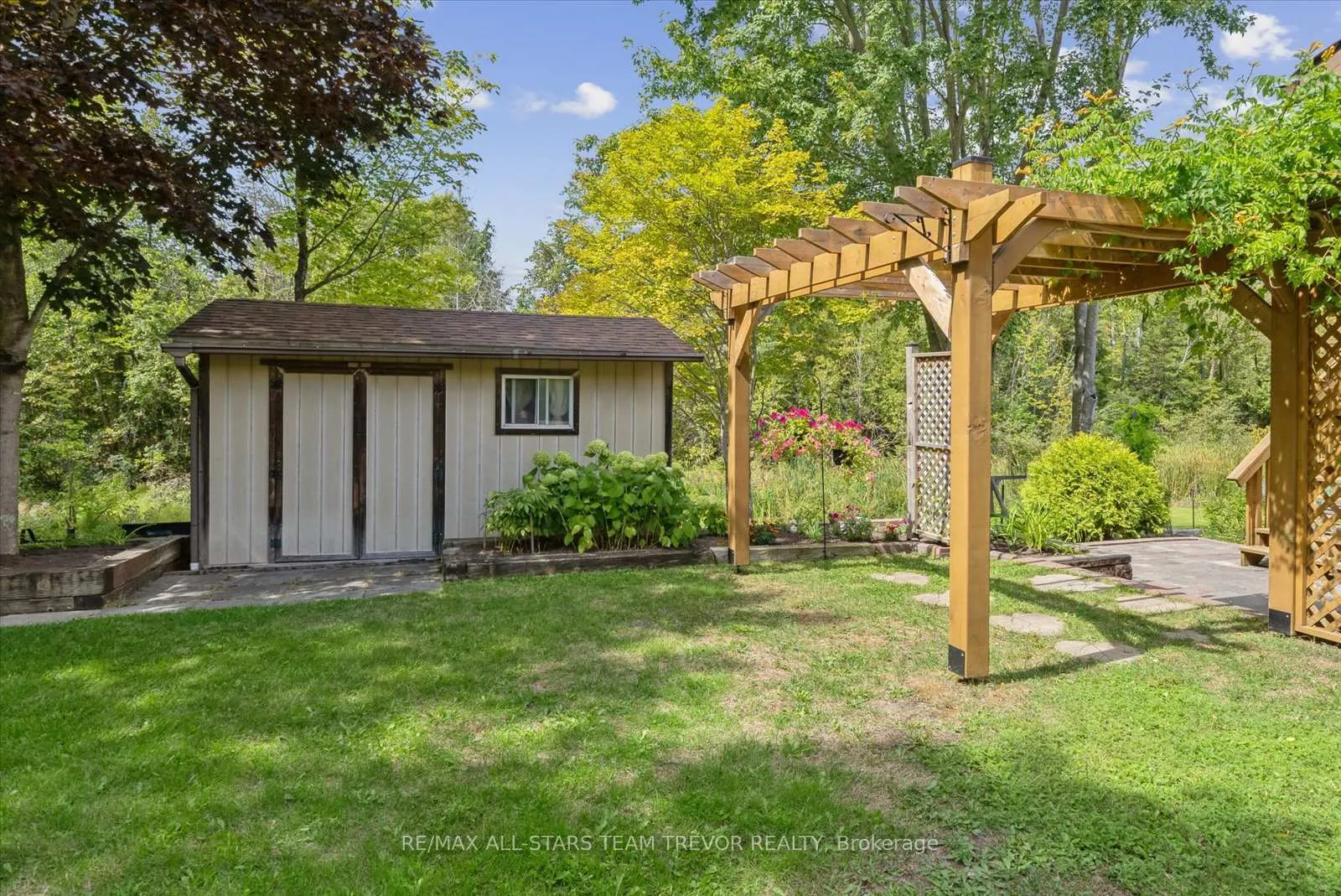 Photo 45 of 52 Beaverdale Crescent, Georgina, Pefferlaw — HOMEH
