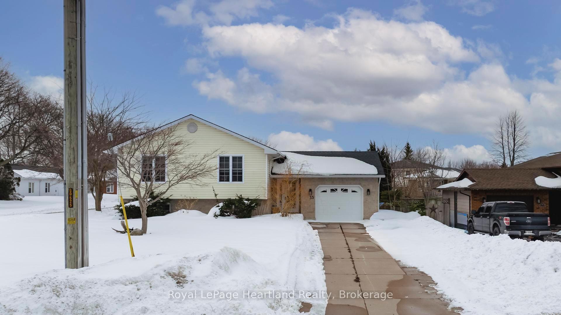 Photo 42 of 35 Bennett Street W, Goderich, Goderich (Town) — HOMEH