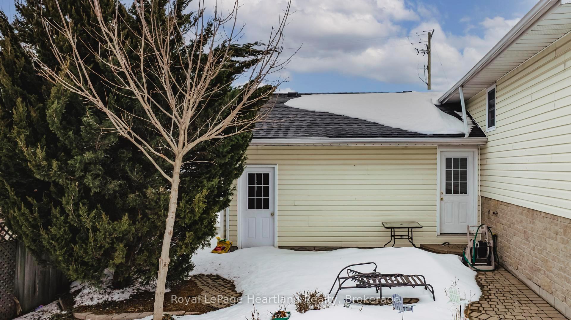 Photo 45 of 35 Bennett Street W, Goderich, Goderich (Town) — HOMEH