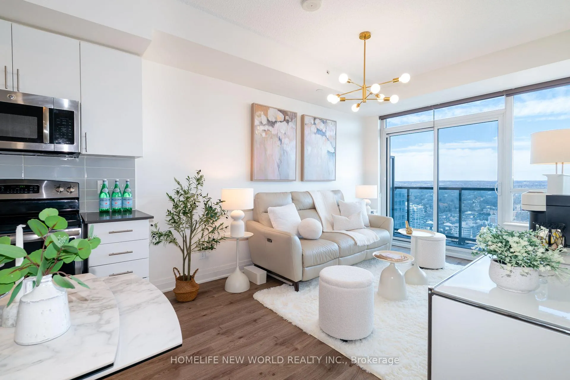 Photo 2 of Unit Ph201, 7165 Yonge Street, Markham, Grandview — HOMEH