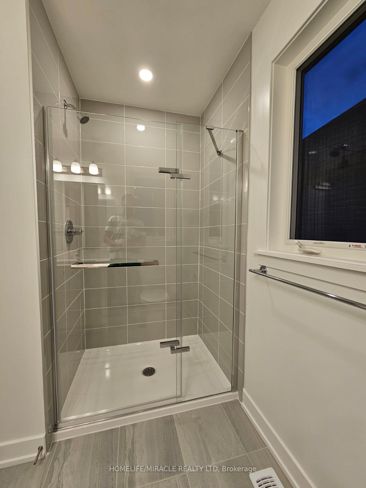 Photo 10 of 809 Mochi Circle, Ottawa, Barrhaven - Heritage Park — HOMEH
