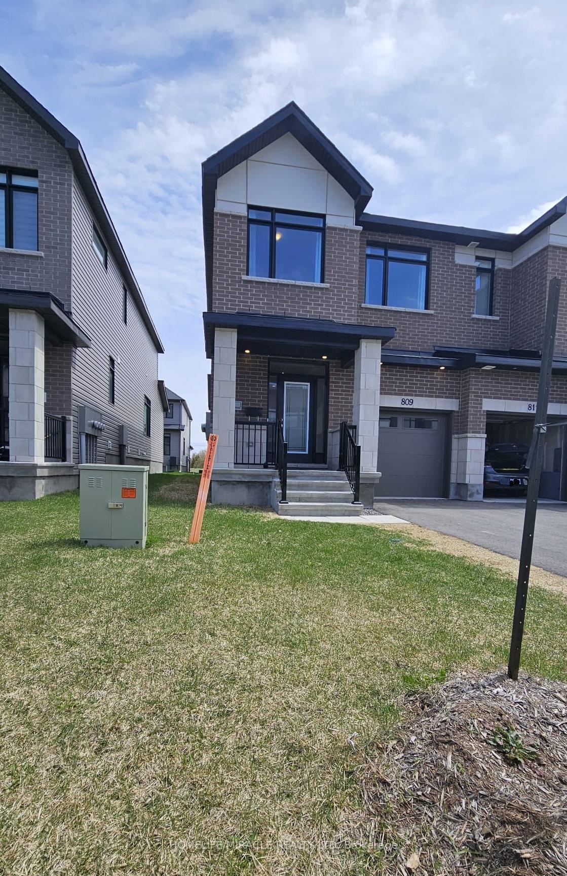 Photo 16 of 809 Mochi Circle, Ottawa, Barrhaven - Heritage Park — HOMEH