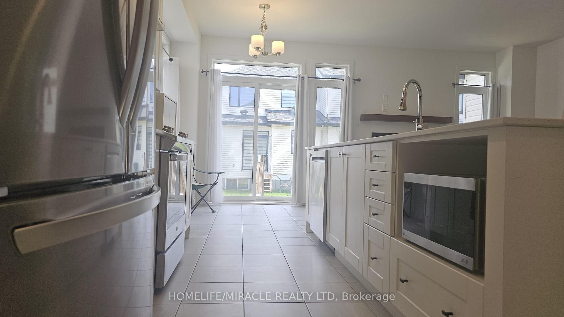 Photo 19 of 809 Mochi Circle, Ottawa, Barrhaven - Heritage Park — HOMEH