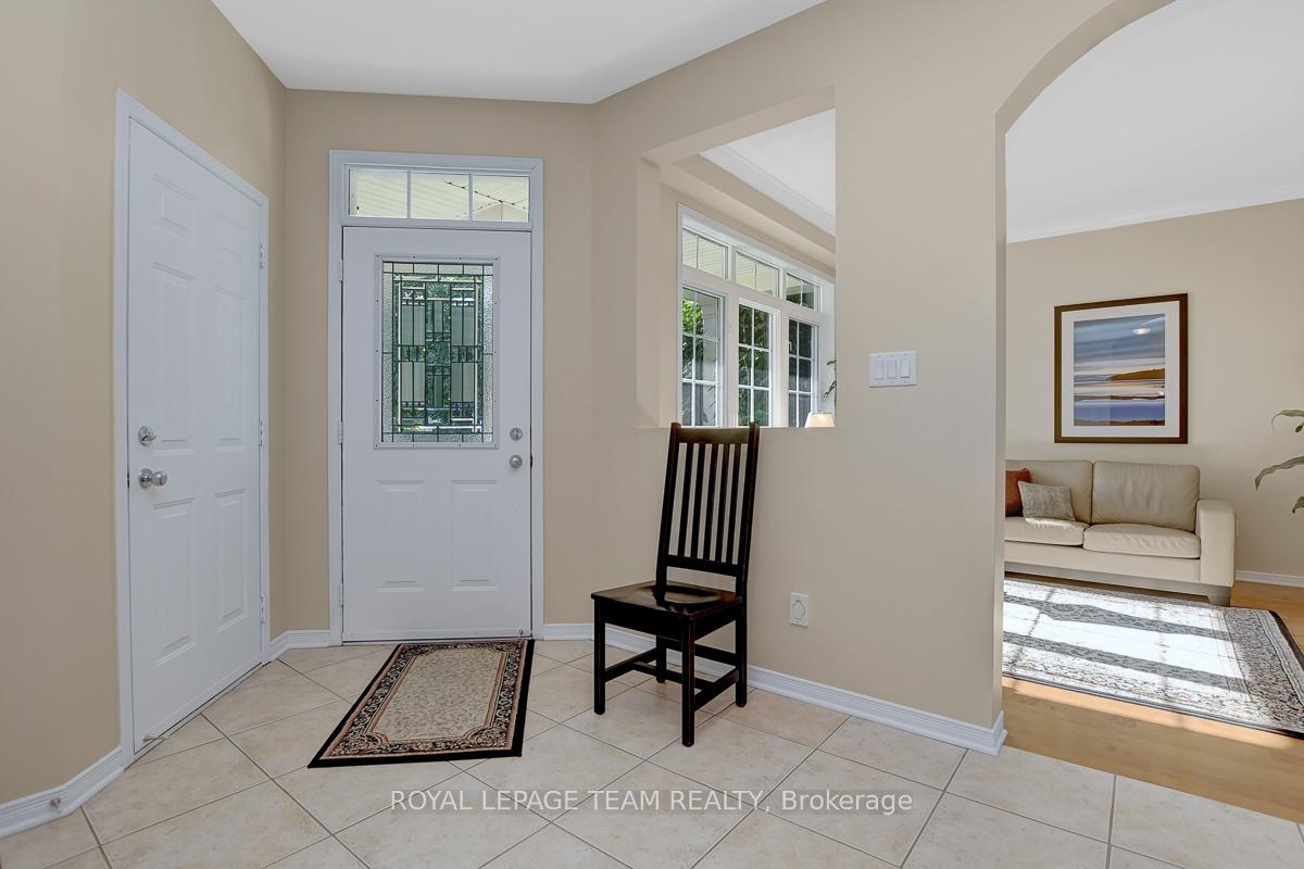 Photo 4 of 34 Calderwood Way, Ottawa, Barrhaven - Stonebridge — HOMEH