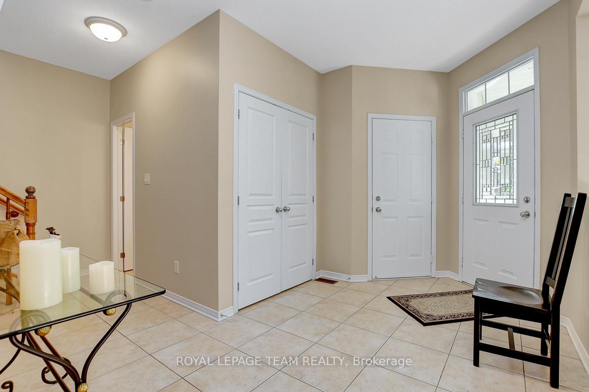 Photo 5 of 34 Calderwood Way, Ottawa, Barrhaven - Stonebridge — HOMEH