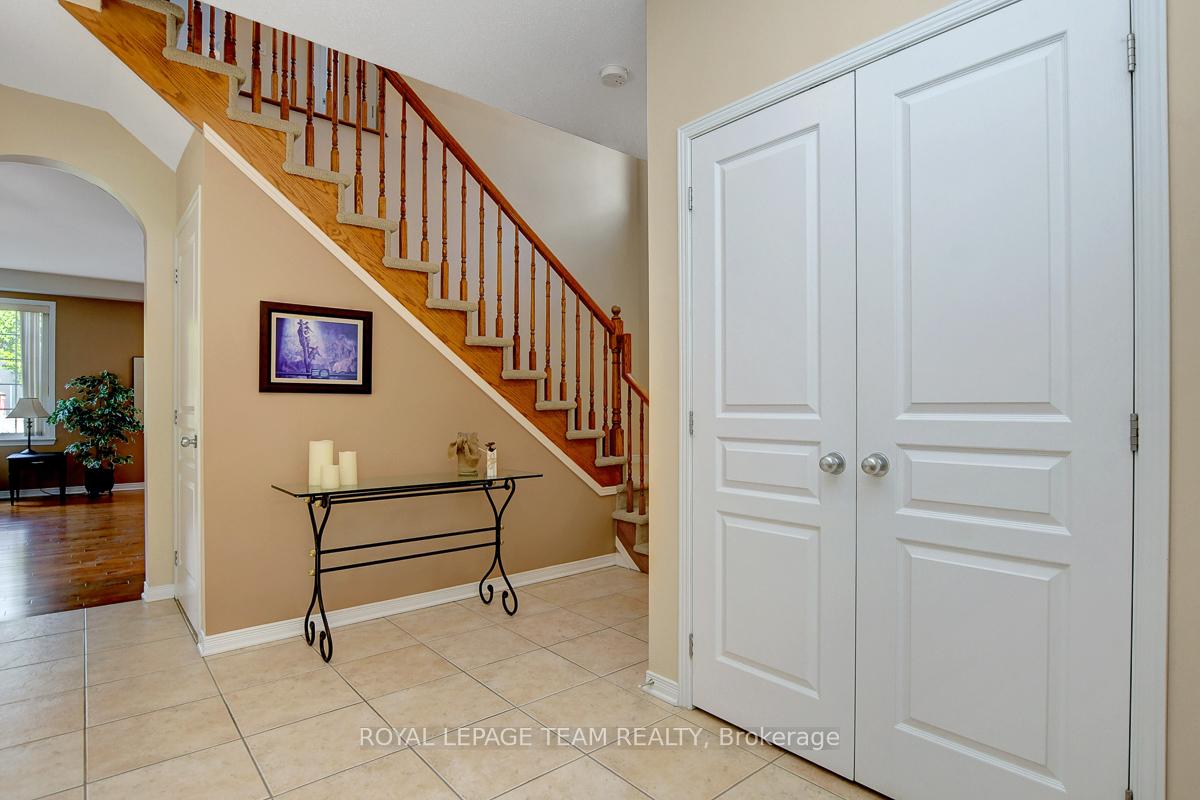 Photo 6 of 34 Calderwood Way, Ottawa, Barrhaven - Stonebridge — HOMEH