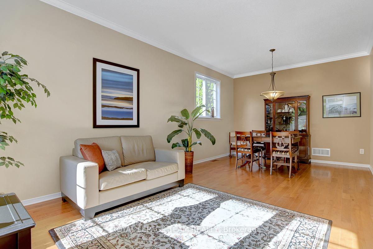 Photo 9 of 34 Calderwood Way, Ottawa, Barrhaven - Stonebridge — HOMEH