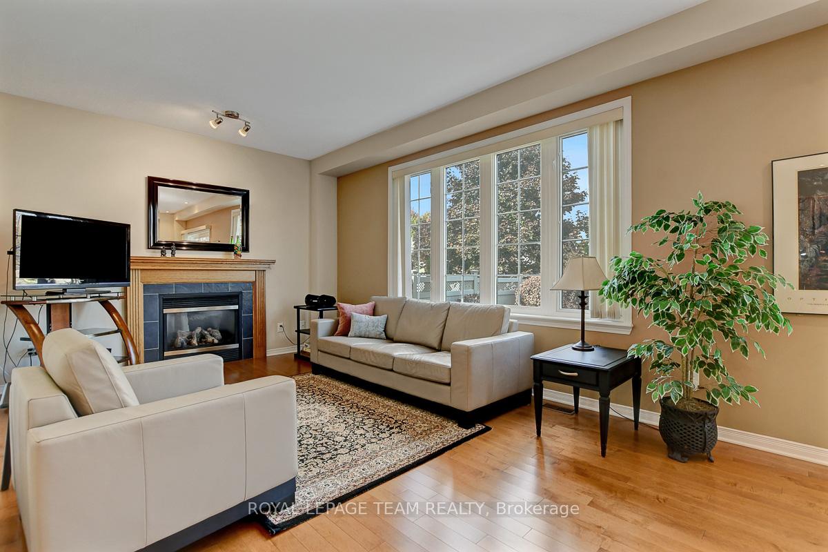 Photo 13 of 34 Calderwood Way, Ottawa, Barrhaven - Stonebridge — HOMEH