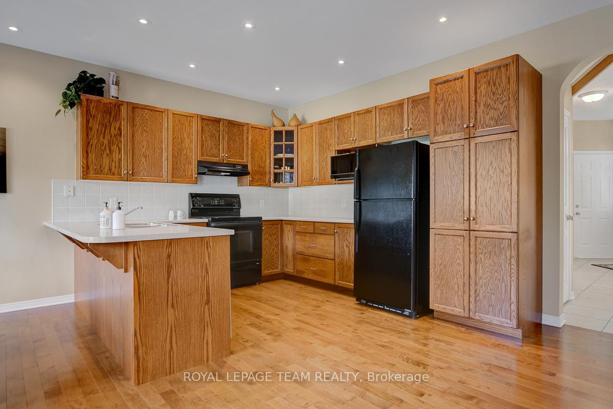 Photo 16 of 34 Calderwood Way, Ottawa, Barrhaven - Stonebridge — HOMEH