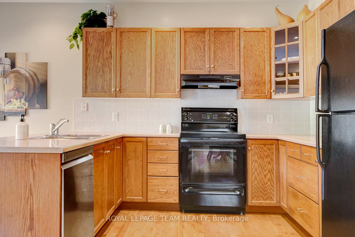 Photo 17 of 34 Calderwood Way, Ottawa, Barrhaven - Stonebridge — HOMEH