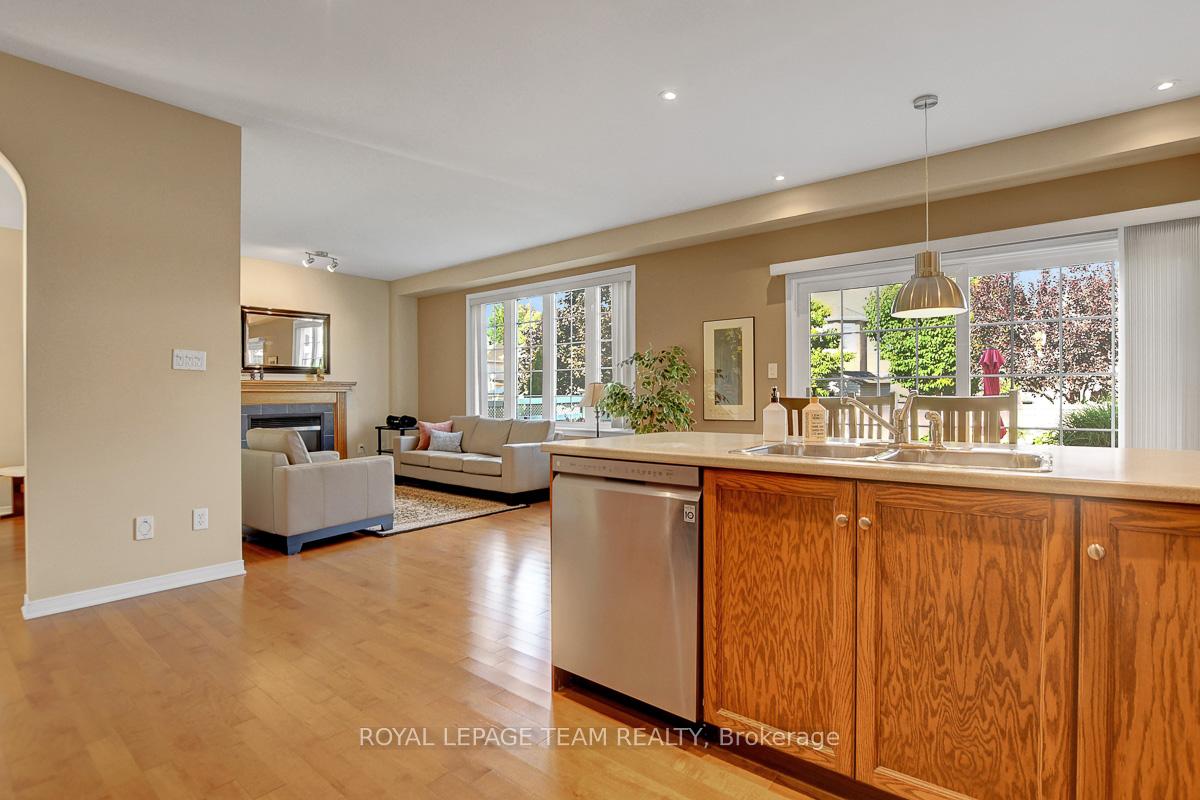 Photo 19 of 34 Calderwood Way, Ottawa, Barrhaven - Stonebridge — HOMEH