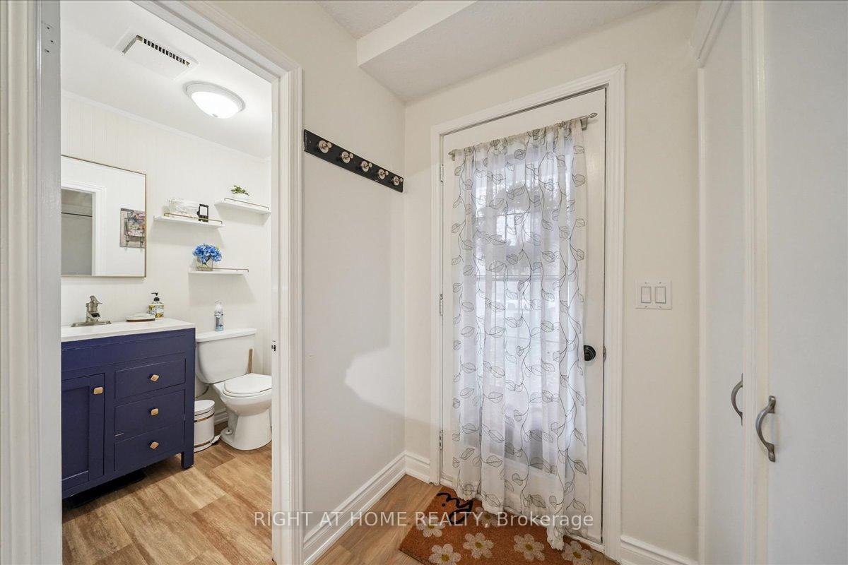 Photo 4 of 64 Hart Boulevard, Clarington, Newcastle — HOMEH