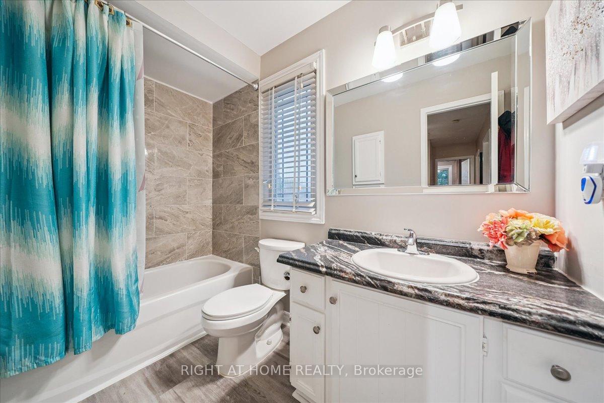 Photo 23 of 64 Hart Boulevard, Clarington, Newcastle — HOMEH