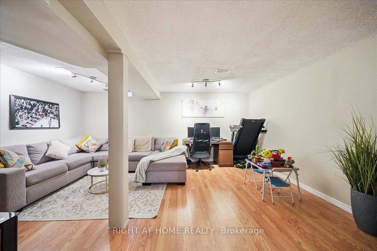 Photo 26 of 64 Hart Boulevard, Clarington, Newcastle — HOMEH