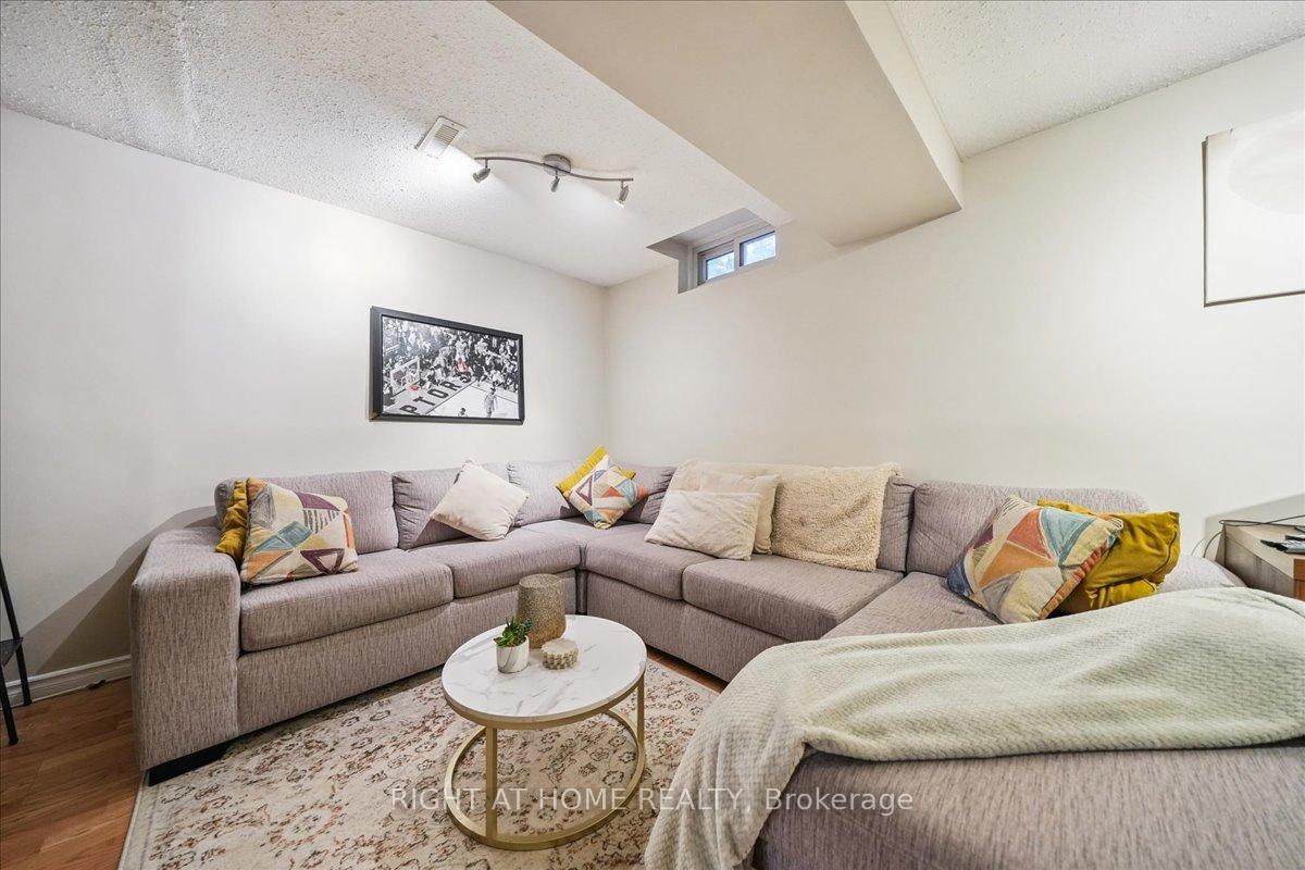 Photo 27 of 64 Hart Boulevard, Clarington, Newcastle — HOMEH