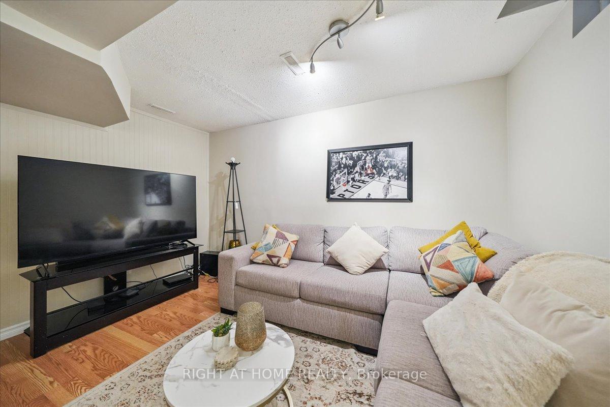Photo 28 of 64 Hart Boulevard, Clarington, Newcastle — HOMEH