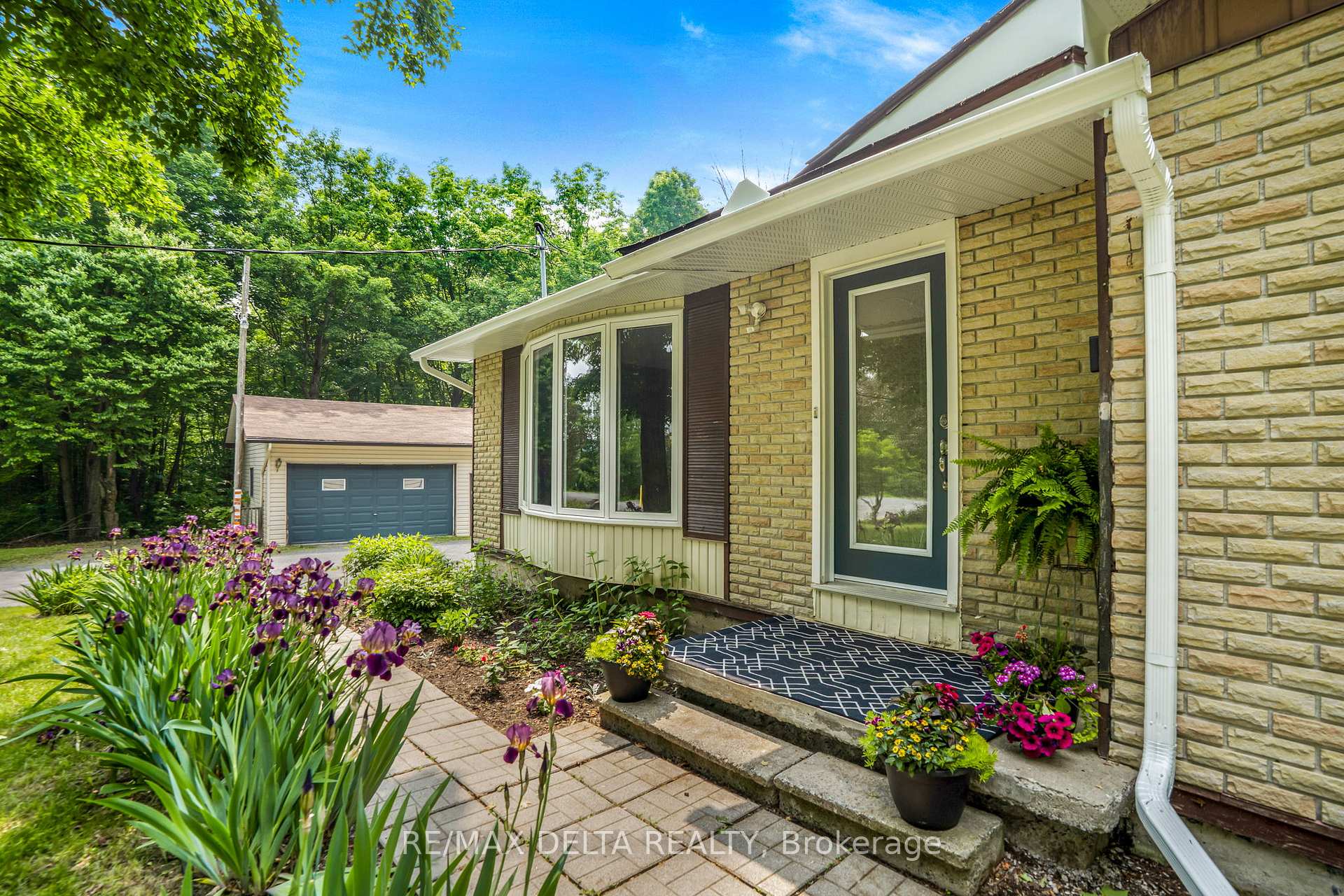 Photo 4 of 1520 Ridge Road, Champlain, Champlain Twp — HOMEH