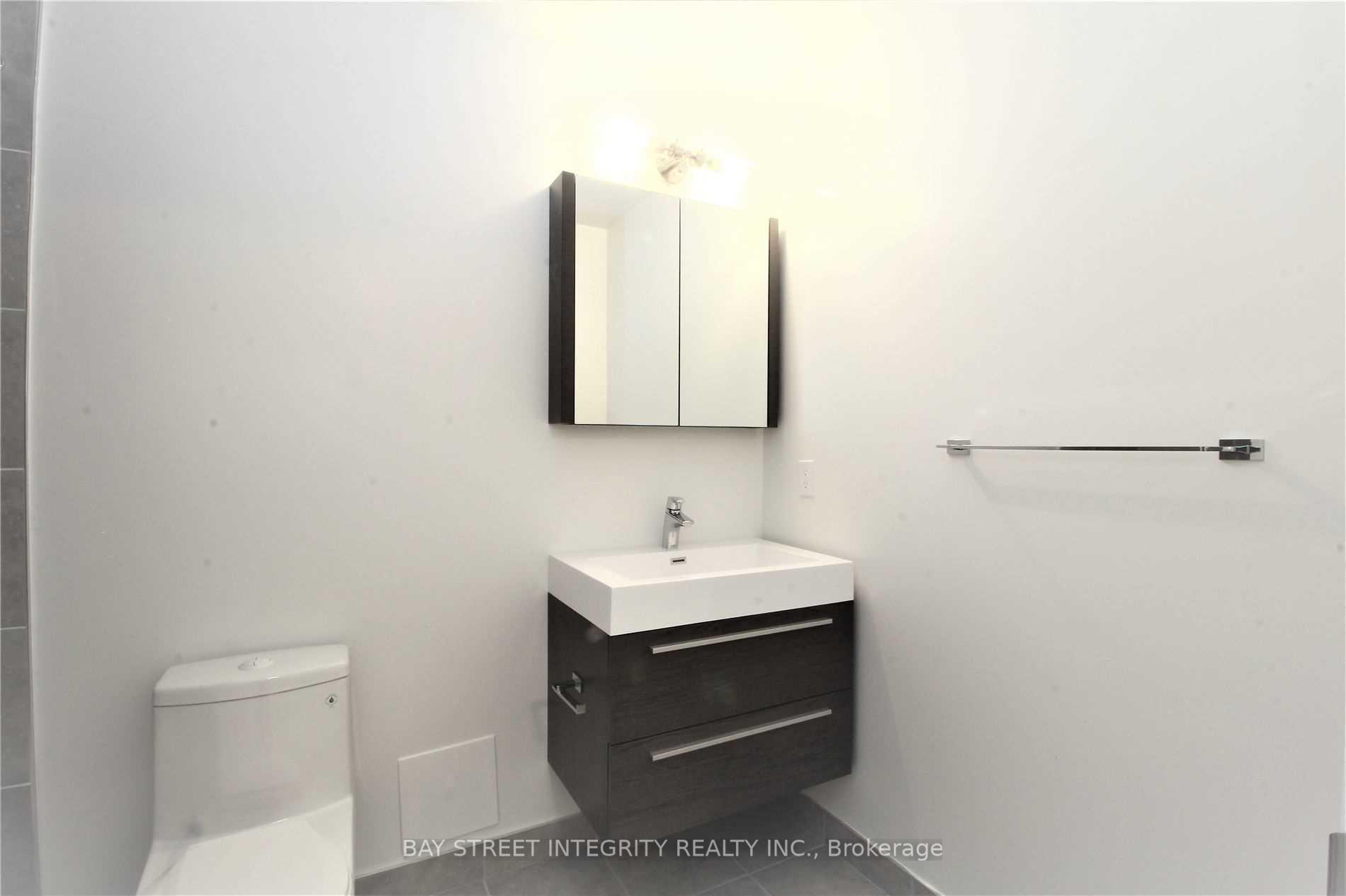 Photo 5 of Unit 805, 10 Rouge Drive W, Markham, Unionville — HOMEH
