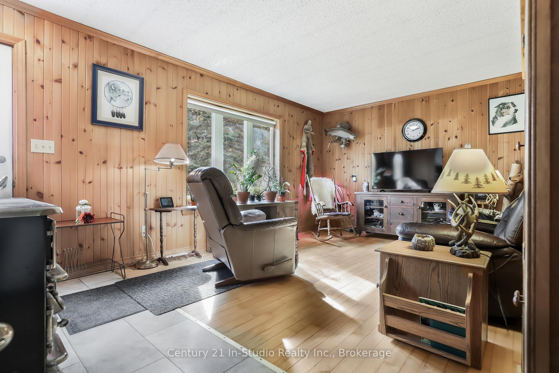 Photo 8 of 582815 Sideroad 9B, Chatsworth — HOMEH