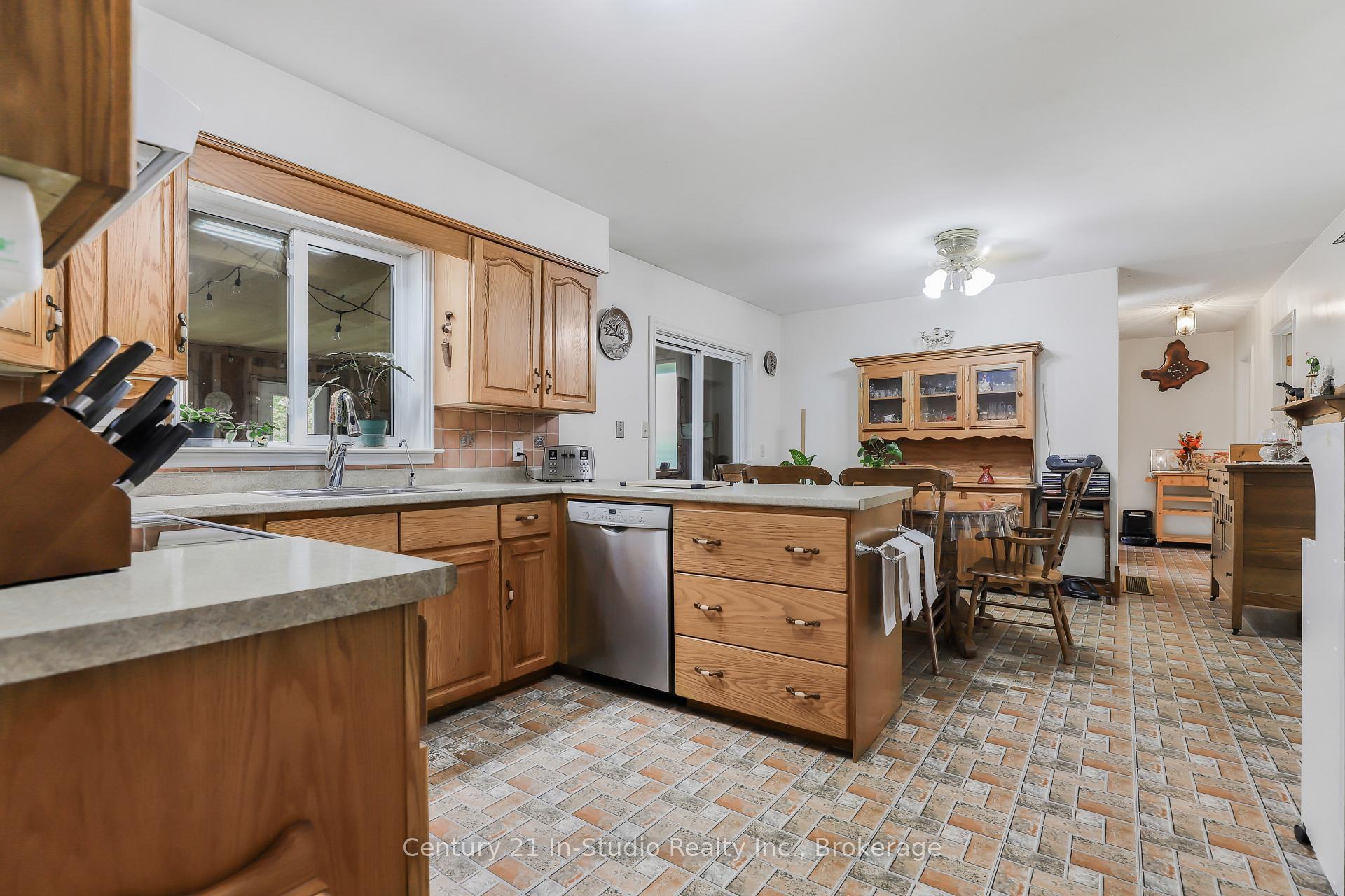 Photo 10 of 582815 Sideroad 9B, Chatsworth — HOMEH