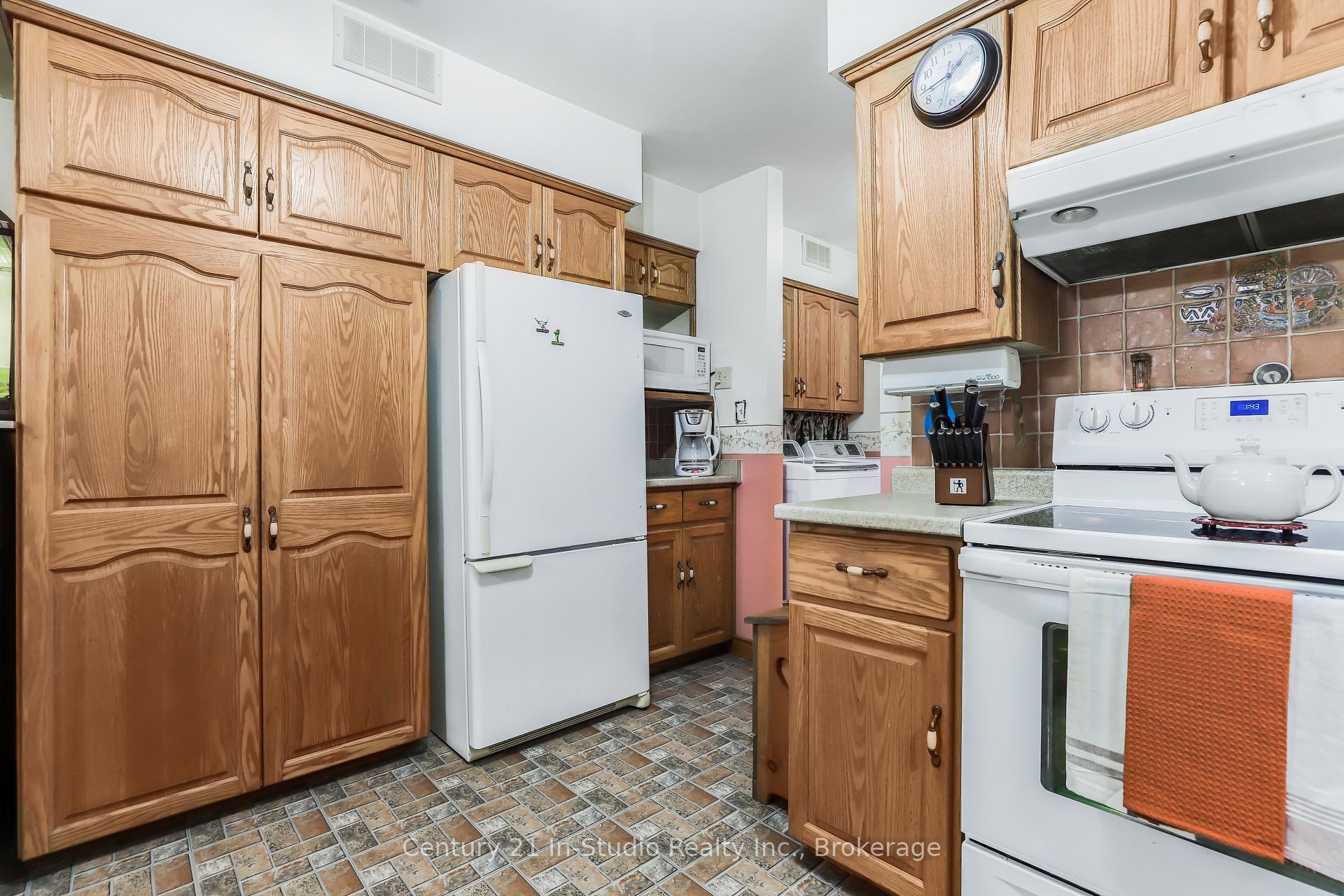 Photo 13 of 582815 Sideroad 9B, Chatsworth — HOMEH