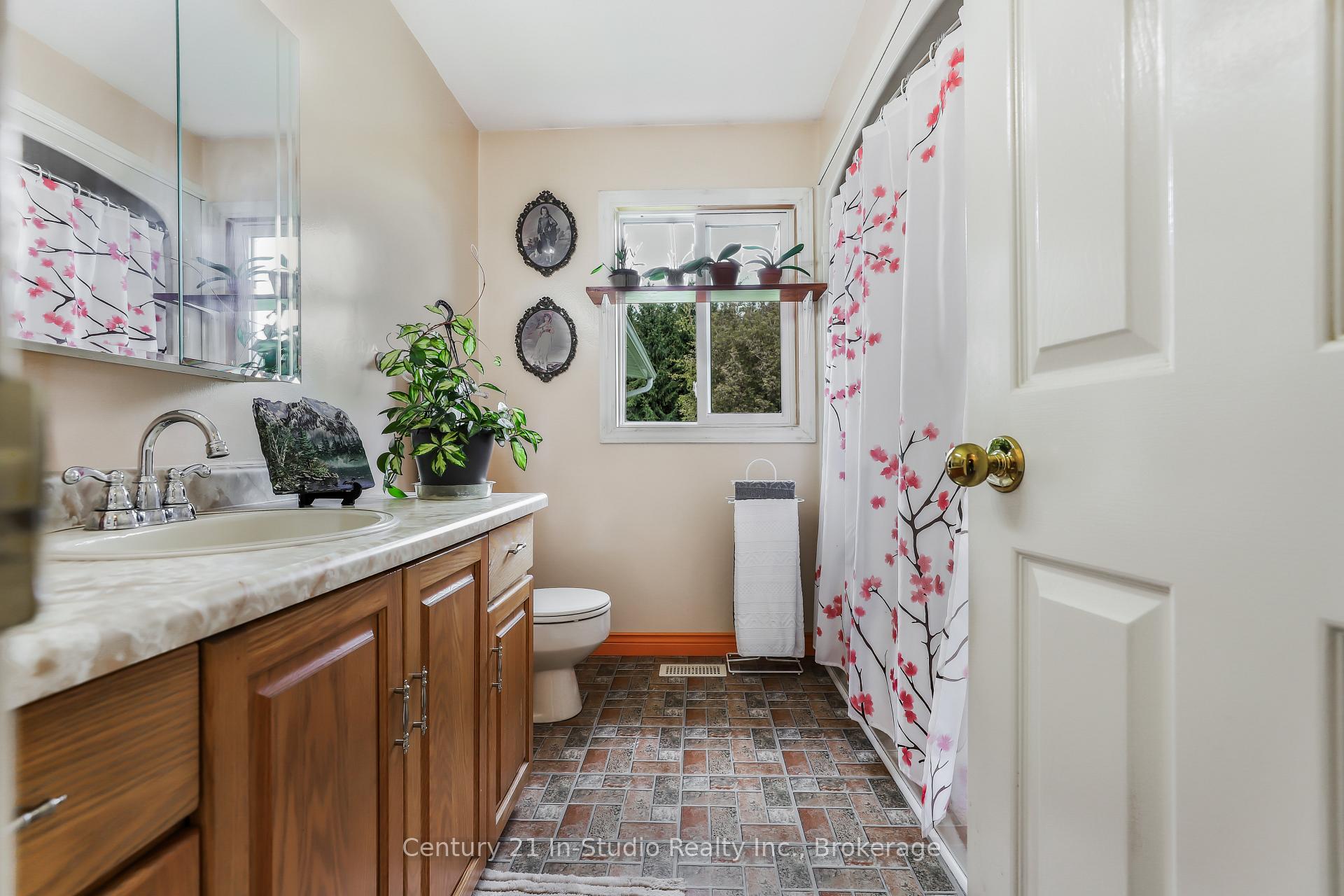 Photo 17 of 582815 Sideroad 9B, Chatsworth — HOMEH