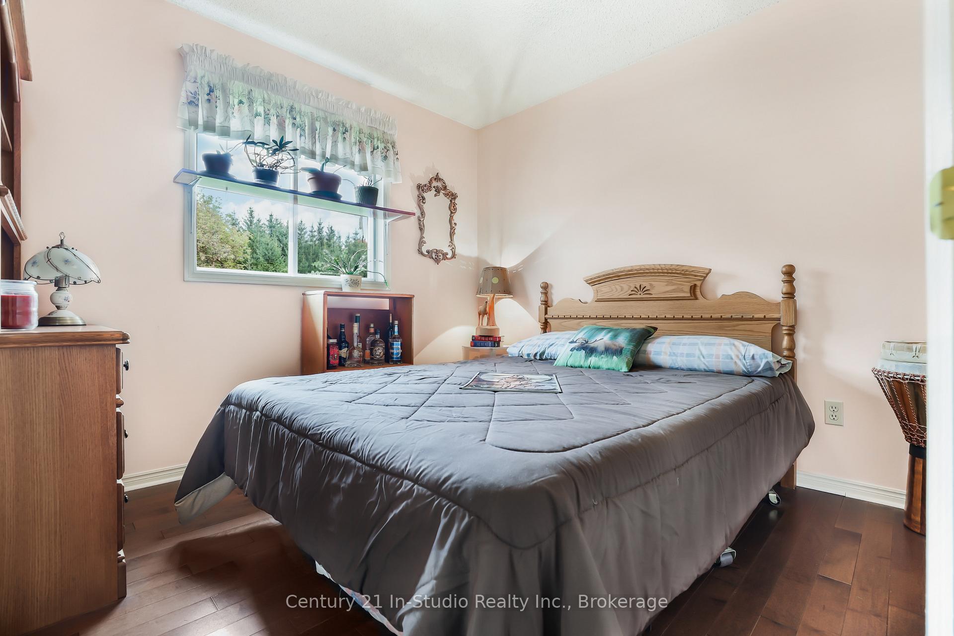 Photo 19 of 582815 Sideroad 9B, Chatsworth — HOMEH