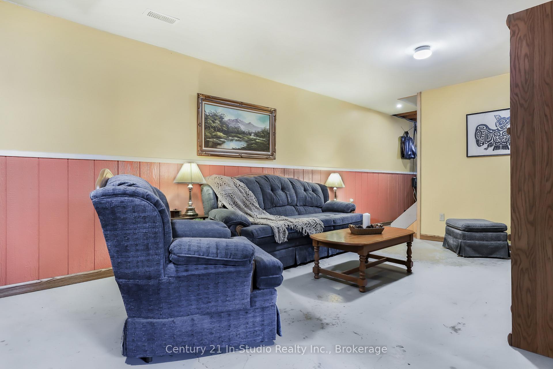 Photo 23 of 582815 Sideroad 9B, Chatsworth — HOMEH