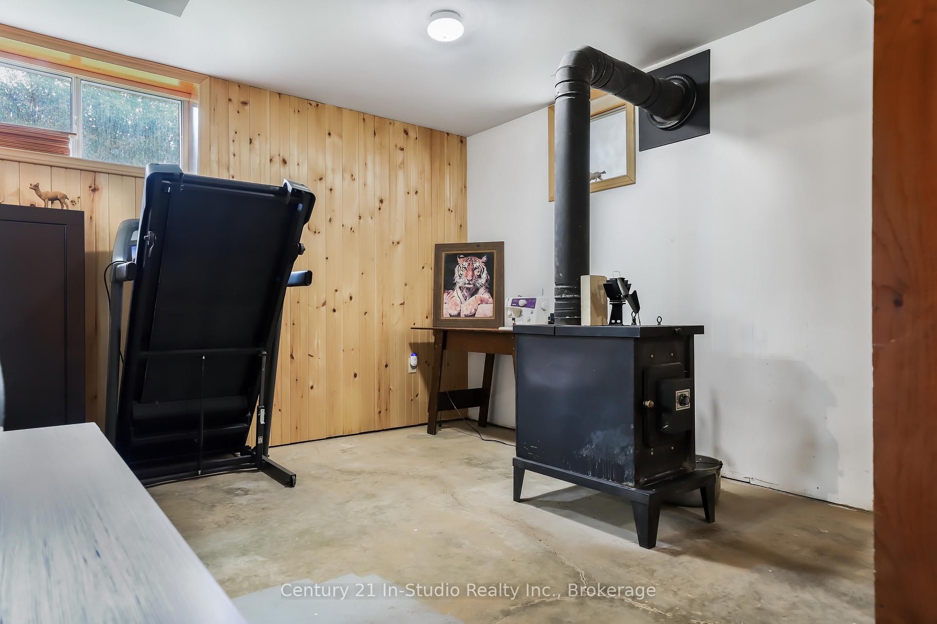 Photo 24 of 582815 Sideroad 9B, Chatsworth — HOMEH