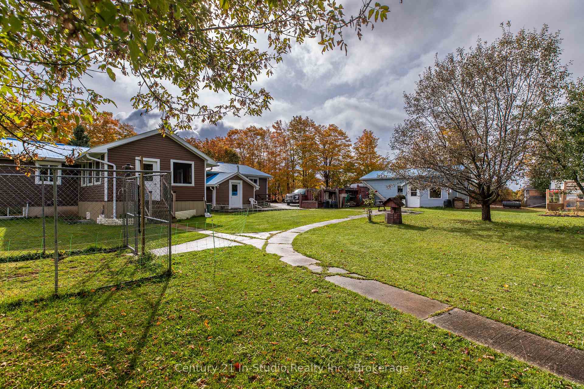 Photo 30 of 582815 Sideroad 9B, Chatsworth — HOMEH