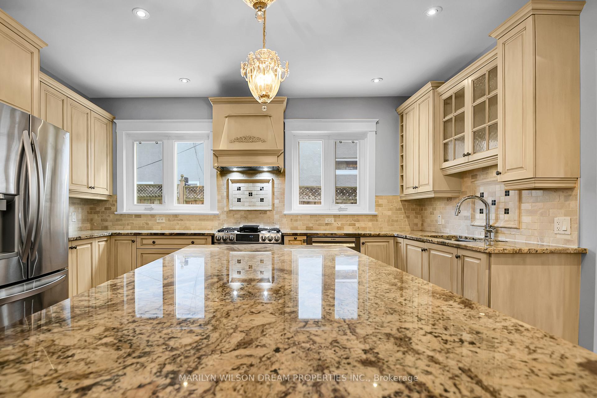 Photo 18 of 560 Queen Elizabeth Drive, Ottawa, Glebe — HOMEH