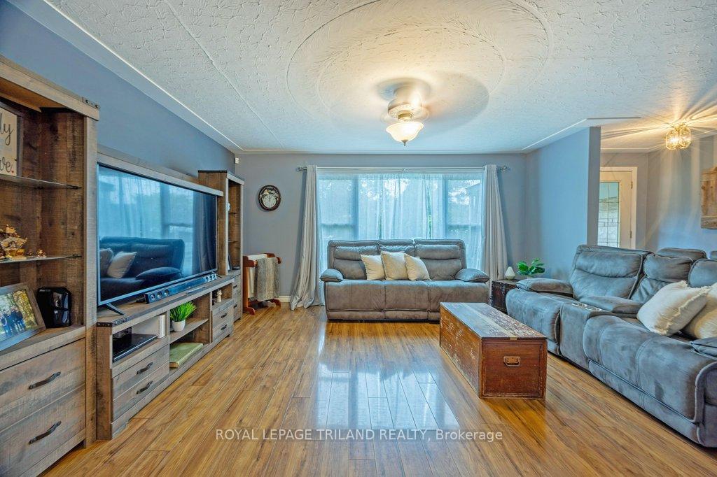 Photo 8 of 10025 Lyn Court, Central Elgin, Lynhurst — HOMEH