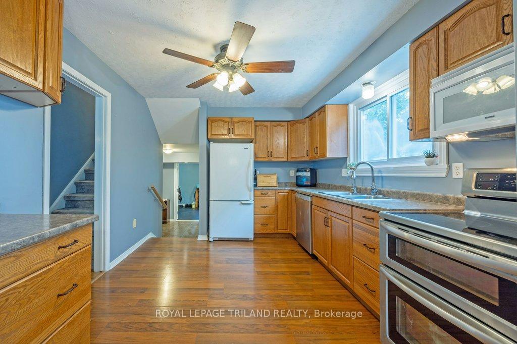 Photo 10 of 10025 Lyn Court, Central Elgin, Lynhurst — HOMEH