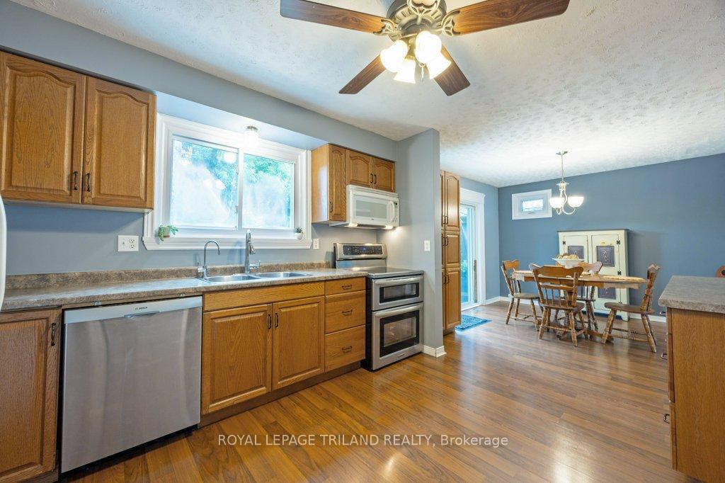 Photo 13 of 10025 Lyn Court, Central Elgin, Lynhurst — HOMEH