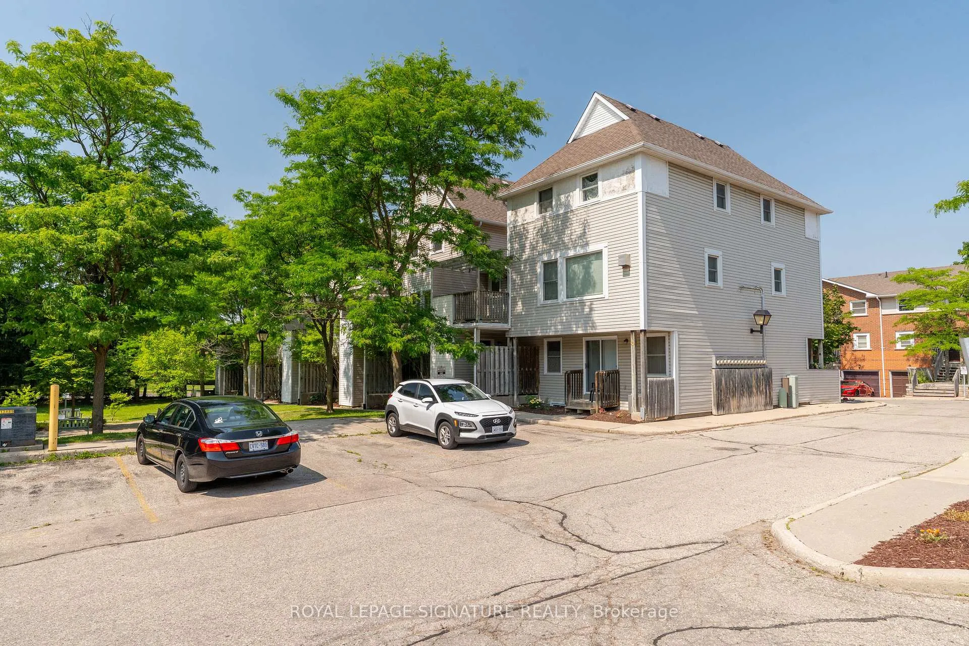 Front of Unit 55, 461 Beechwood Place