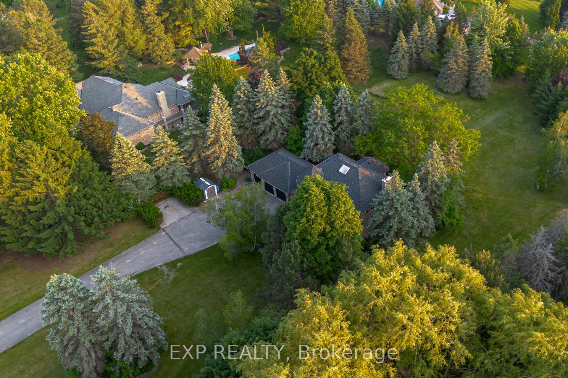 Photo 40 of 8 Humber Trail, Caledon, Palgrave — HOMEH