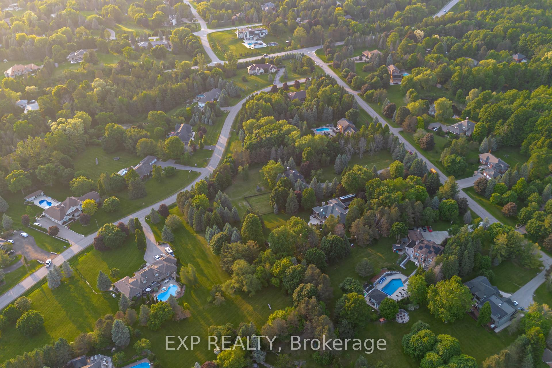 Photo 38 of 8 Humber Trail, Caledon, Palgrave — HOMEH