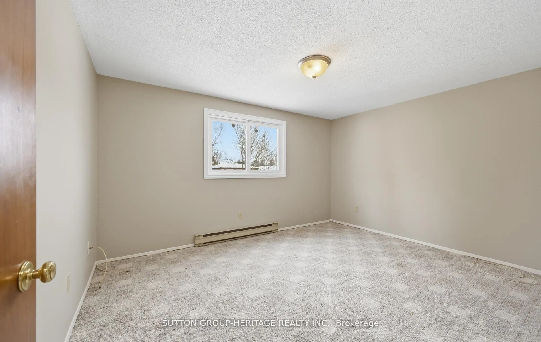 Photo 19 of Unit 102, 2418 Mountland Drive, Peterborough, Monaghan Ward 2 — HOMEH
