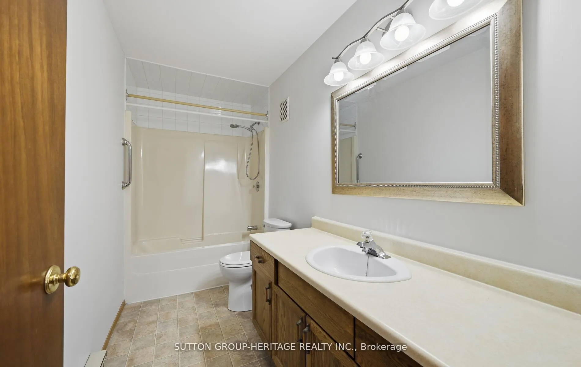 Photo 22 of Unit 102, 2418 Mountland Drive, Peterborough, Monaghan Ward 2 — HOMEH