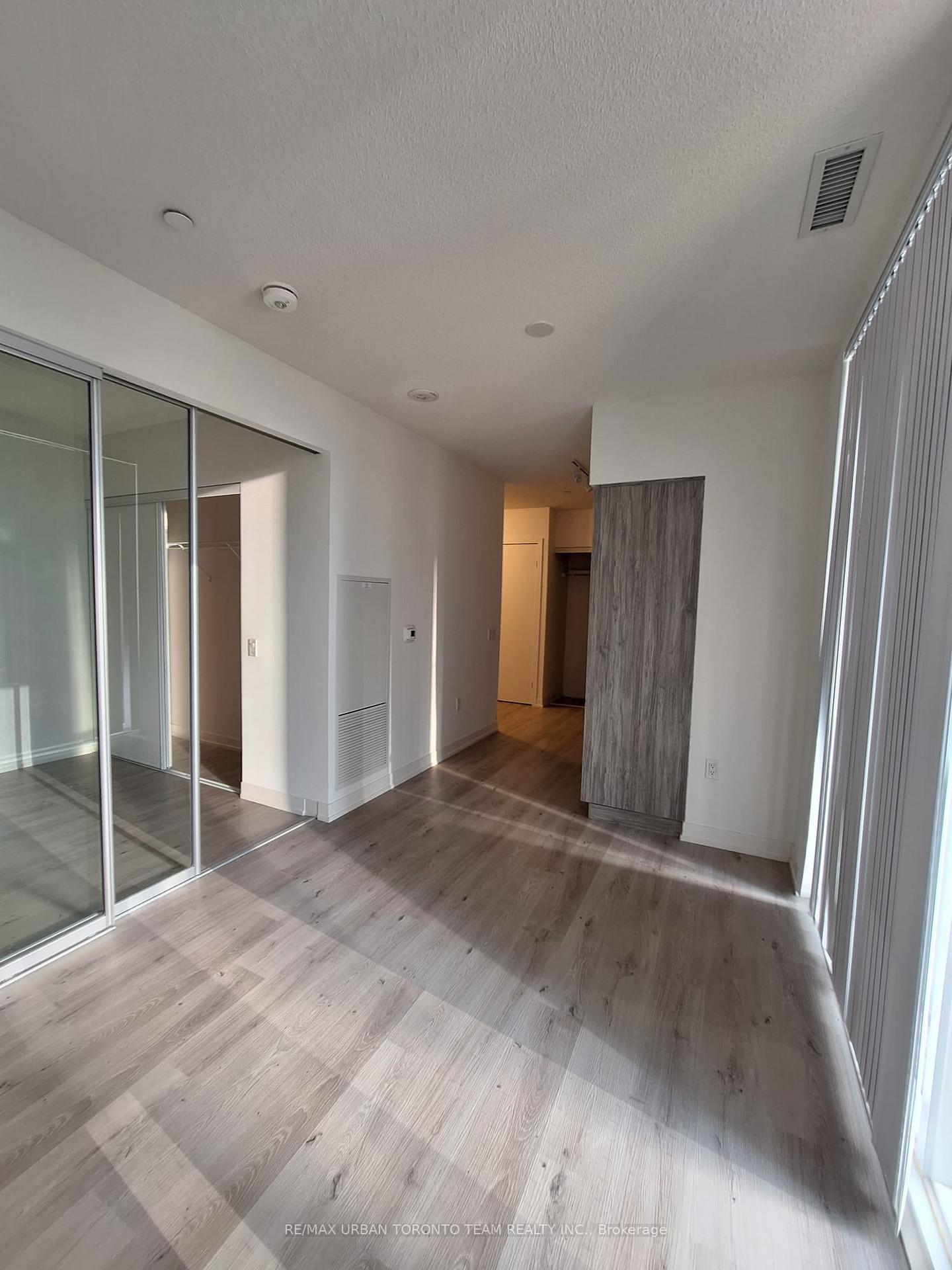 Photo 11 of Unit 819, 138 Downes Street, Toronto, Waterfront Communities — HOMEH