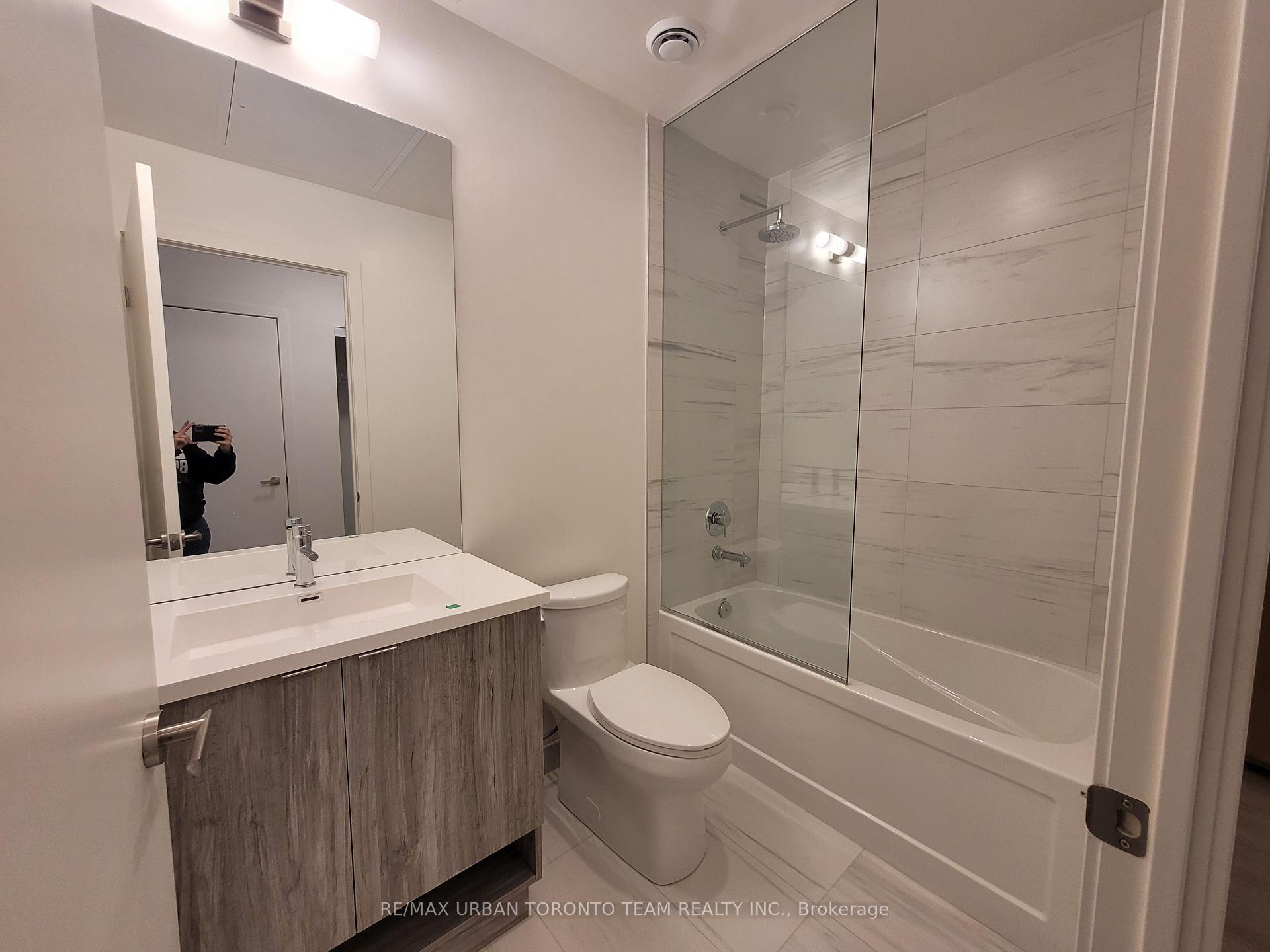 Photo 15 of Unit 819, 138 Downes Street, Toronto, Waterfront Communities — HOMEH