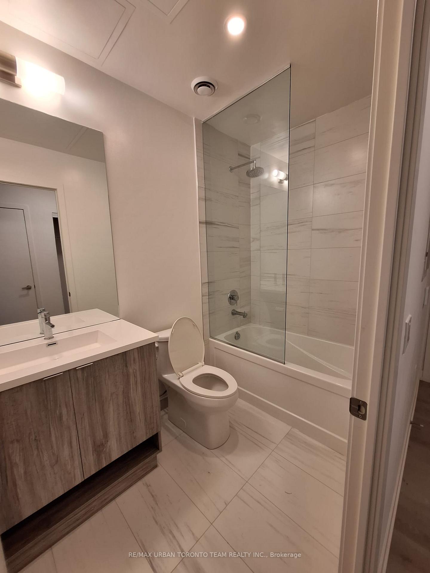 Photo 16 of Unit 819, 138 Downes Street, Toronto, Waterfront Communities — HOMEH