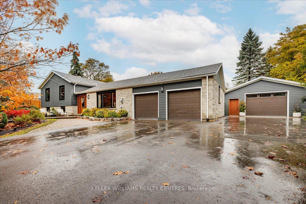 Photo 1 of 10 Patricia Place, Georgina, Keswick South — HOMEH