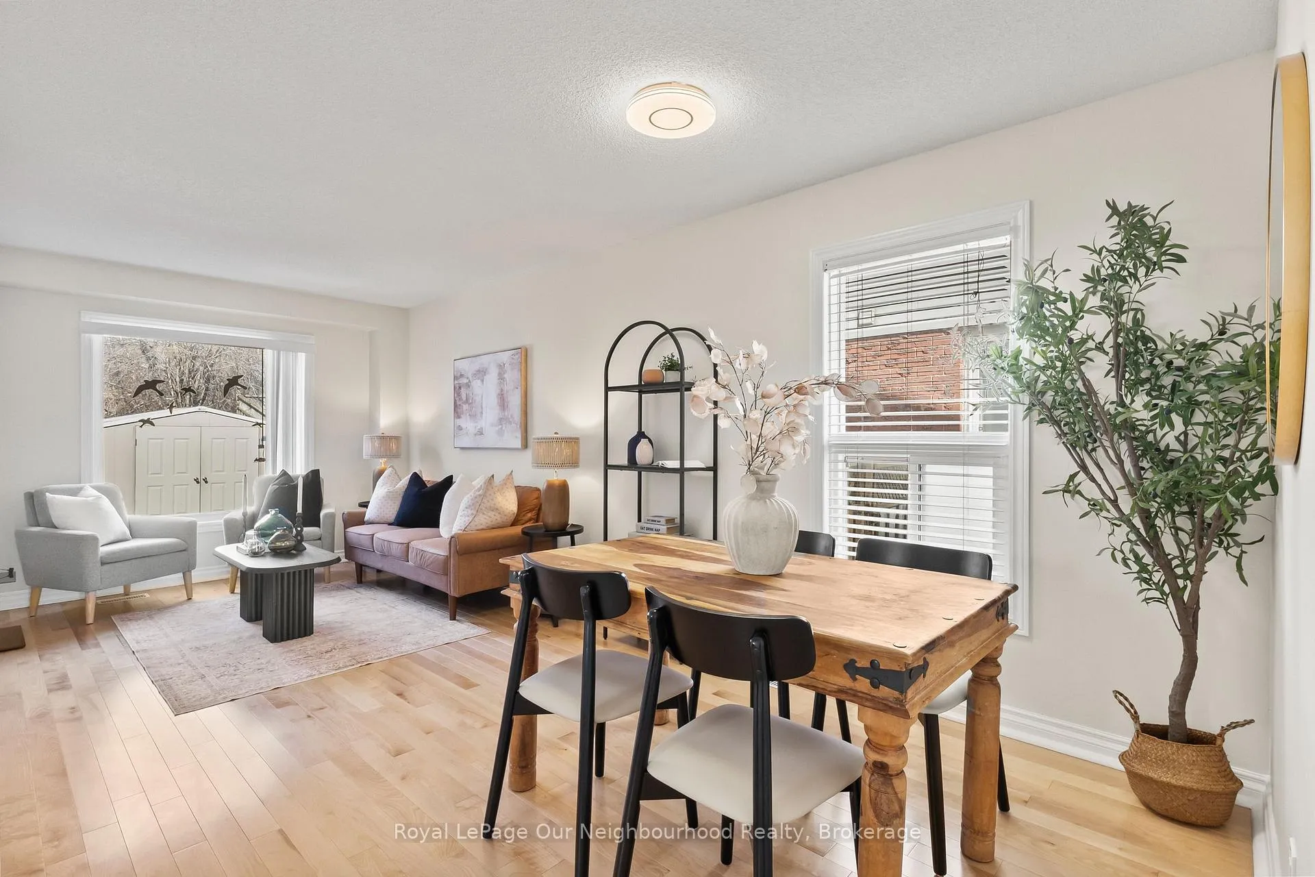 Photo 5 of 1110 Snowberry Street, Oshawa, Pinecrest — HOMEH