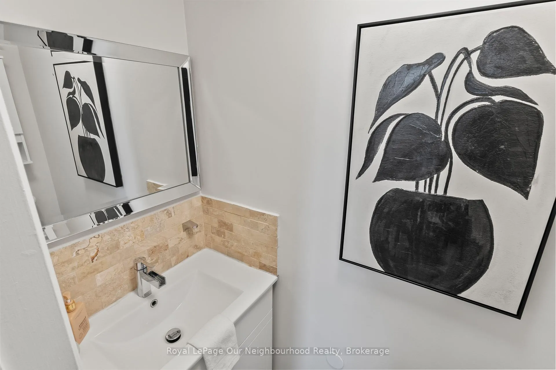 Photo 17 of 1110 Snowberry Street, Oshawa, Pinecrest — HOMEH