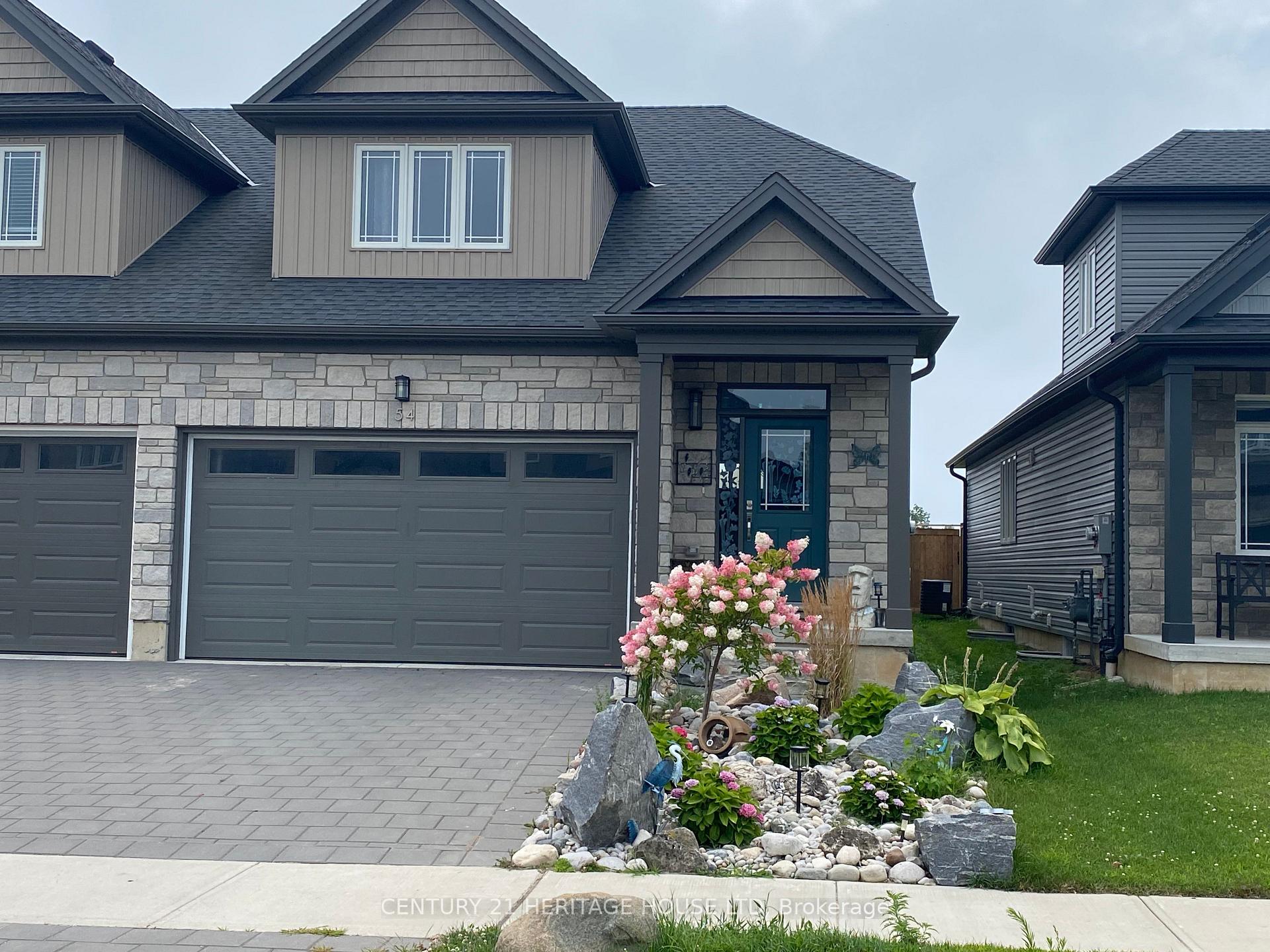 Front of 54 Compass Trail W